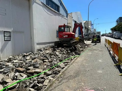 Excavación en una nave de la zona industrial de El Goro